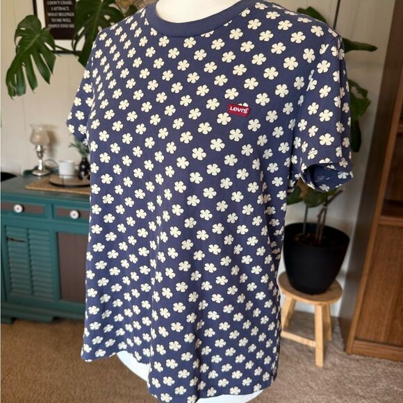 Levi's Blue and White Floral Short Sleeve Tee - Picture 3 of 6